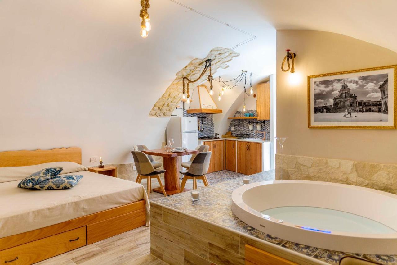 Il Galletto Viola, Luxury Room & Suite Palazzolo Acreide Bagian luar foto